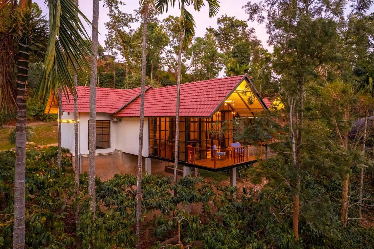 Stayvista At Cicada Chikmagalur 2Bhk Breakfast Included With Amazing View Exteriör bild